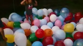 BALLOON POP WAR Trampoline full of BALLOONS, OVER 1,000