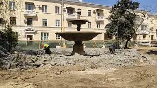 Демонтаж нижней чаши фонтана на Фонтанке (07.04.23)
