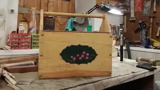Старинный ящик для плотницких инструментов