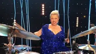 НОВОЕ ШОУ Теоны Контридзе в КЗ 