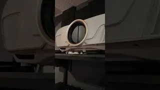 🔈 Hoy les muestro dos “compromisos” que he tenido que hacer en mi Cine en Casa. 📺 