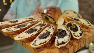 Yeast roll with poppy seeds