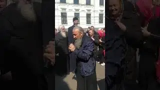 Блаженнейший Митрополит Онуфрий на молитвенном стоянии в Лавре