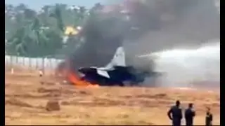 Indian Navy's MIG-29K Crashes At Goa Airport Caught on Camera