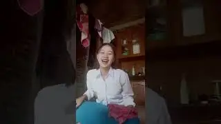 Seperti biasa anak sekolah harus ceria,temenin aku yuk..!