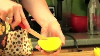 How to Cut & Remove the Stone From a Mango