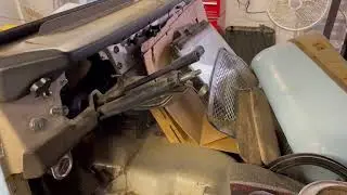 Episode 9: 1970 FJ40 LandCruiser Steering Column Removal 20231222