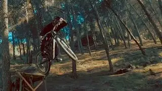 DOWNHILL VS DRONE - The Sound Of Speed MTB
