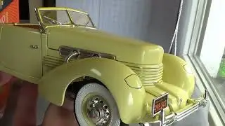 Cord 812 Convertible - Ertl 1:18