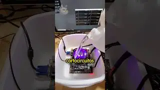 Por qué meten una computadora en aceite mineral 😮 