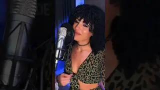 Разревелась во время песни 😩😢 