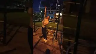 Подтягивания на одной #powerlifting #aestetic #benchpress #bodybuilding #fit #gym #health #muscle