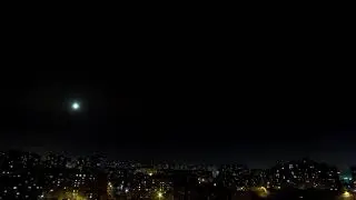 парение луны