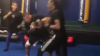 CHECK OUT!!! RAPPER SNOOP DOGG'S SLICK BOXING MOVES OUT