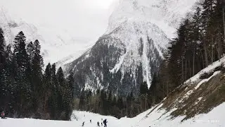2022_03_05 Домбай, Лесная трасса, последний спуск в этой поездке.