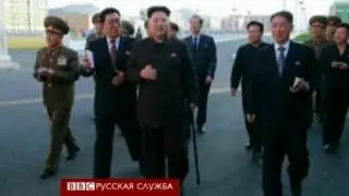 Ким Чен Ын на публике: с тростью, но при делах