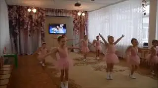 Танец ангелочков Детский сад №15 г  Минусинск Видео Зубковой Т