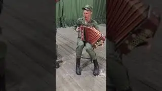 Солдат срочник перепел Игоря Растеряева.Песня "Комбайнеры"