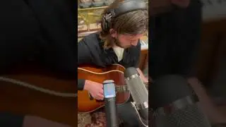Heb je onze acoustic version van 'Beggin' al gehoord?