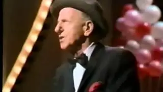 Jimmy Durante sings 