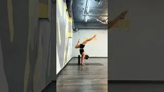 #handstandworkout Practice 🤸🤸‍♀️🤸‍♂️