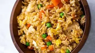 Riz au poulet façon riz cantonnais, un délice! 🍚🥡