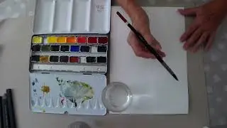 Painting with Nicola - the colour can be lighter than waht you see in the box.