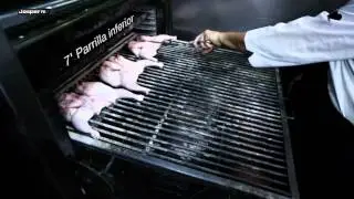Pollos a la brasa al horno de carbón Josper / Grilled chicken - Charcoal oven Josper