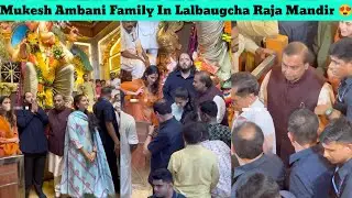 Indian Most Popular Businessman Mukesh Ambani Familys In Ganesh Chaturthi Pooja Lalbaugcha Mandir