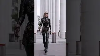 А что если совместить латексный костюм, платье и корсет
