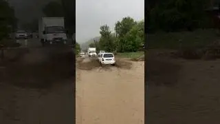 Трассу затопило. 