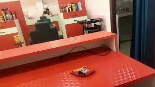 V unique Unisex parlour