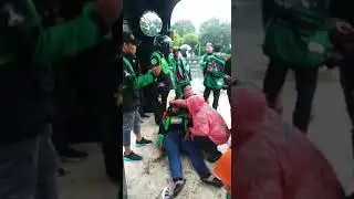 Pembagian sembako di kota jakarta-gojek _palembang-pastiadajalan