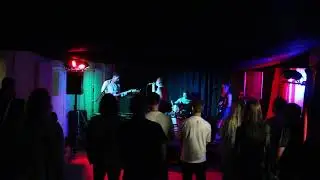 Stranded In Bermuda at The Lounge Bar, Alton: 2nd Sep '24