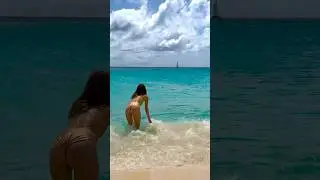 Landing in Paradise🍹awesome beach asmr girl #beach #thrill #beautiful #ocean #sxm #shorts
