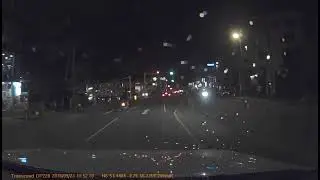 How to drive like a Douche: Motorbiker coming head on after running the red light