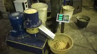 Mini granulator for pellets GU-5. Checking modes.