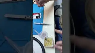 Ремонт iPhone 7. Пайка контактов подсветки.