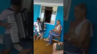 MEU TIO EURIDES * sem camisa* ANTES DE FALECER EM 2022