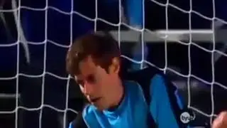 Вратарь отбил 5 пенальти головой 😱🤯