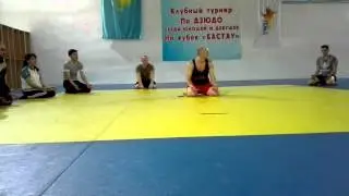 Растяжка голеностопа и связок коленного сустава.