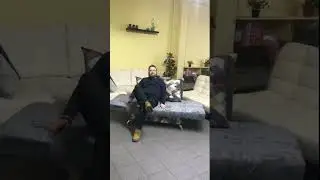 Недорогой компактный диван со складывающимися подлокотниками. Подробности в описании