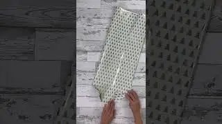 An easy way to gift wrap a basketball ball #wrappinggifts #giftwrapping #giftwrapping