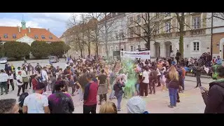 Taniec i zabawa - święto Holi Color 2023 w Warszawie