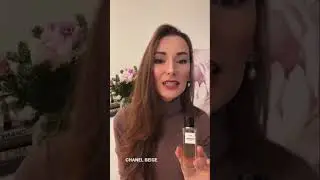 это чувственный аромат цветов франжипани , фрезии и боярышника утопающих в теплом меду.