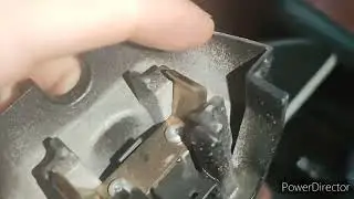 Как снять зеркало заднего вида Фольксваген гольф 5 плюс.