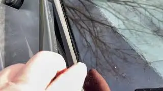 How to Tell if Your Lexus CT200 Has a Heated Windshield Park Area for the Wiper Blades.