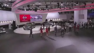Nissan умеет удивлять людей!!) Супер шоу на выставке в Крокусе!