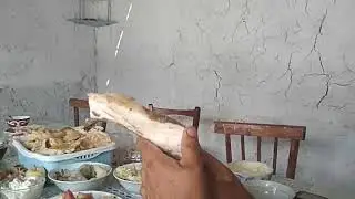 Мына Кыргыздын койунун эти. Колдо ушундай устакан тартылат.