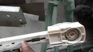 See how the window screen motor is turned on #smlink  #shorts